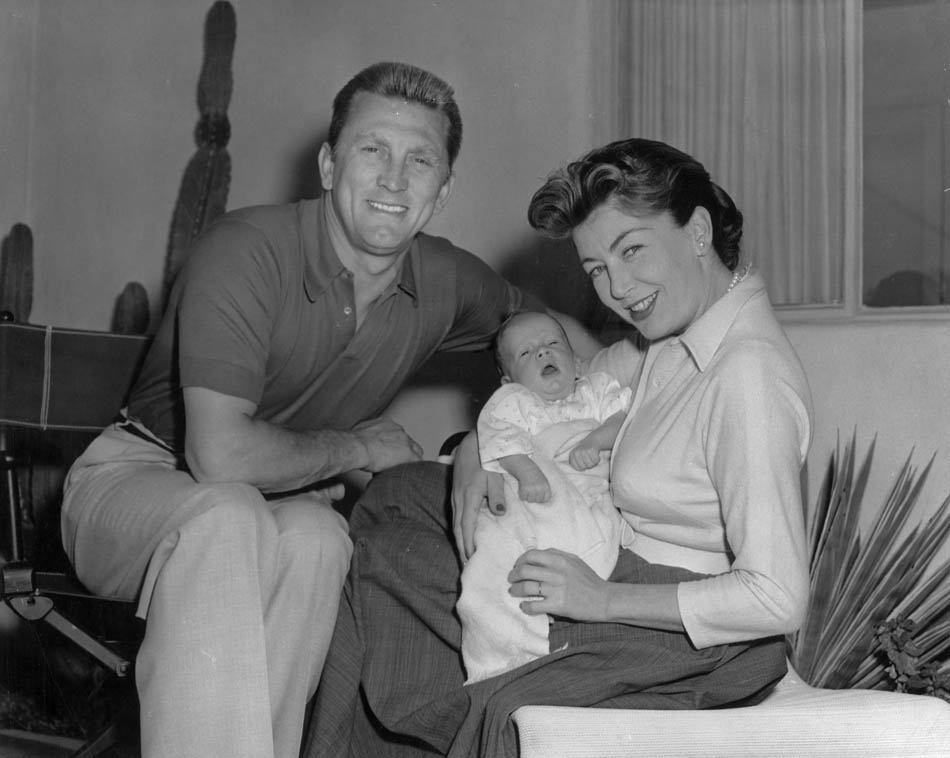 the actor kirk douglas with his wife anne buydens and their news photo 3372965 1547498829