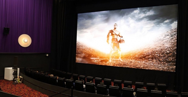 Kino budoucnosti: LED a VR
