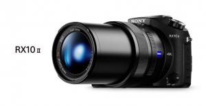 Sony s vylepšeným modelem Cybershot RX10 vypustila bestii